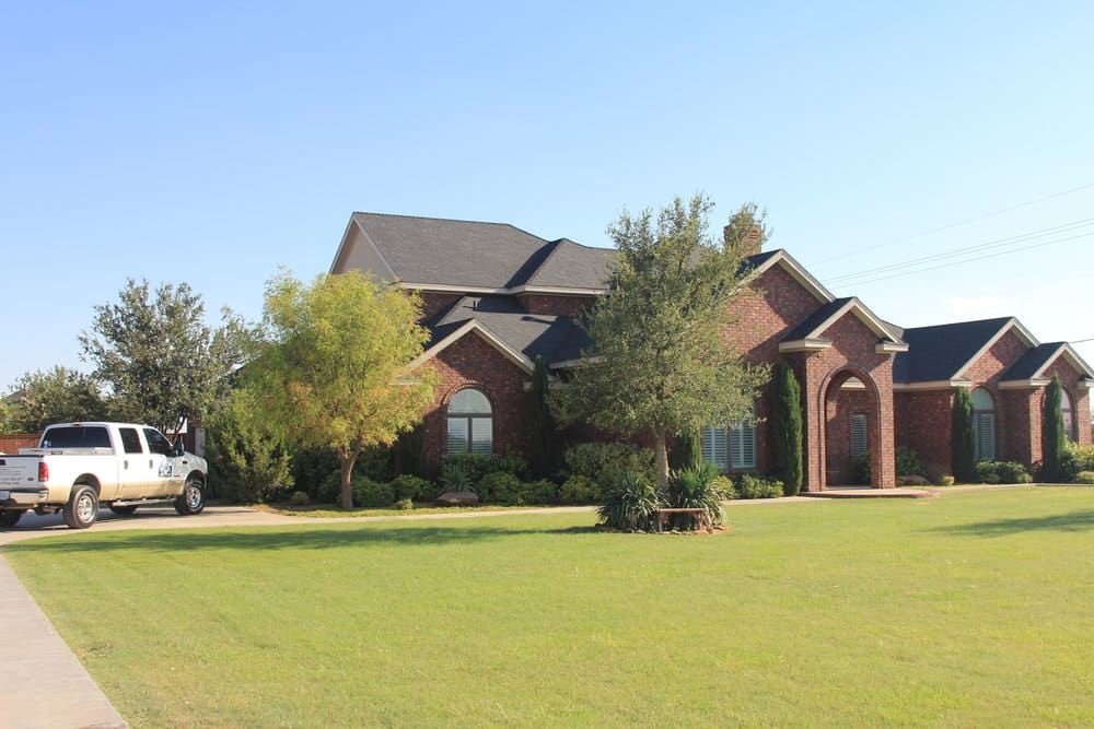 Finished Kincaid roof on a brick home in Lubbock